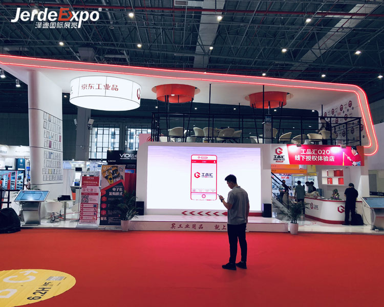 新國際展覽館中雙層展臺搭建時有哪些要求？